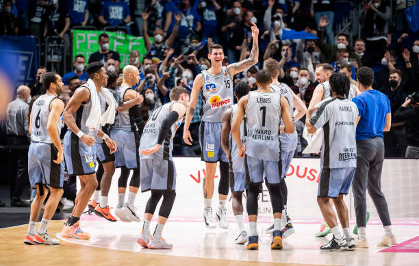 森林狼更倚 森林狼更倚