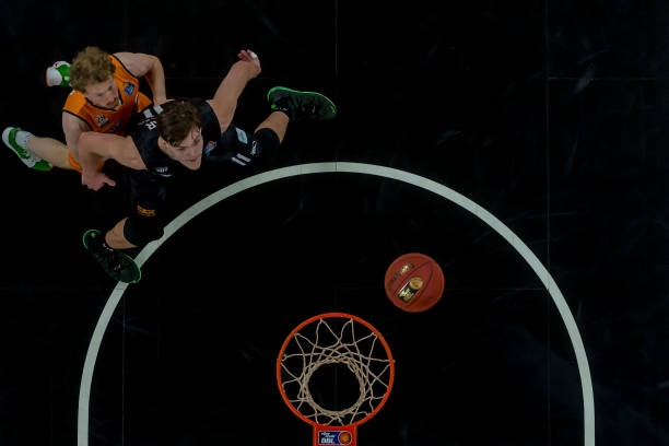 姚明的离任 姚明的离任